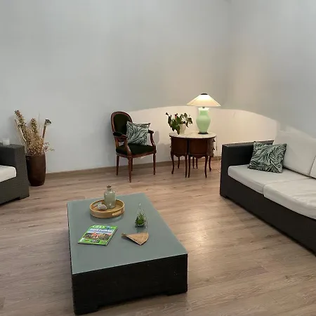 度假居 Mazet Authentique A Sur 2500 M2 Dans Un Ecrin De Verdure 尼姆