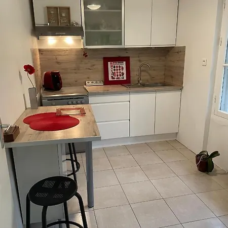 Mazet Authentique A Sur 2500 M2 Dans Un Ecrin De Verdure 度假居 *