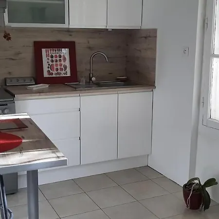 Mazet Authentique A Sur 2500 M2 Dans Un Ecrin De Verdure 度假居 尼姆